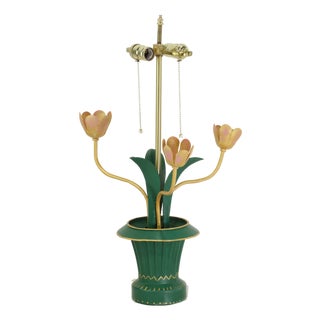 Vintage Floral Tulip Table Lamp – Hand-Painted Metal Tole Style Accent Lamp For Sale