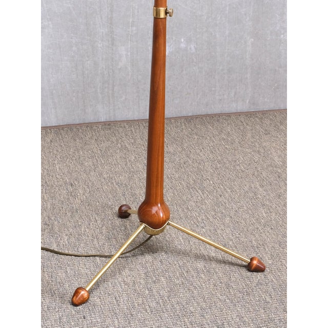 Hans Bergström Brass and Elm Model 547 Floor Lamp by Hans Bergström for Ateljé Lyktan, Sweden, 1940s For Sale - Image 4 of 11