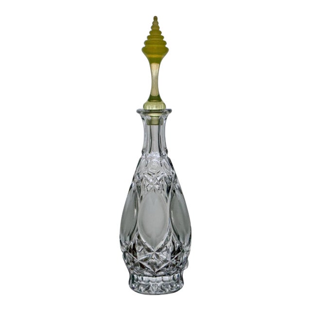 Early 20th Century Crystal Decanter With Uranium Glass Stopper – Victorian Bristol Opaline Yellow Vaseline Glass For Sale