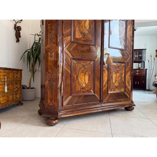 Baroque Hall Cabinet in Maple For Sale - Image 5 of 18