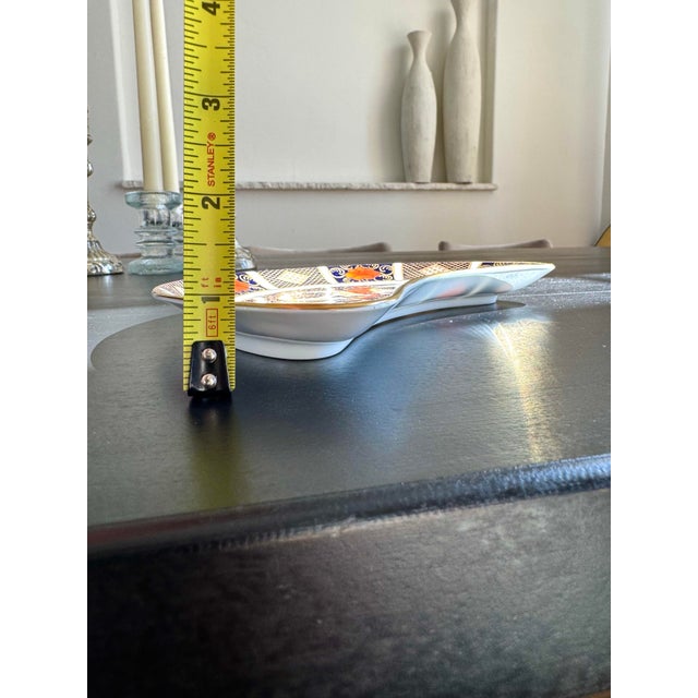 1970s 1974 Royal Crown Derby Old Imari ~ Pattern 1128 ~ XXXVII ~ Crescent Serving Dish For Sale - Image 5 of 10