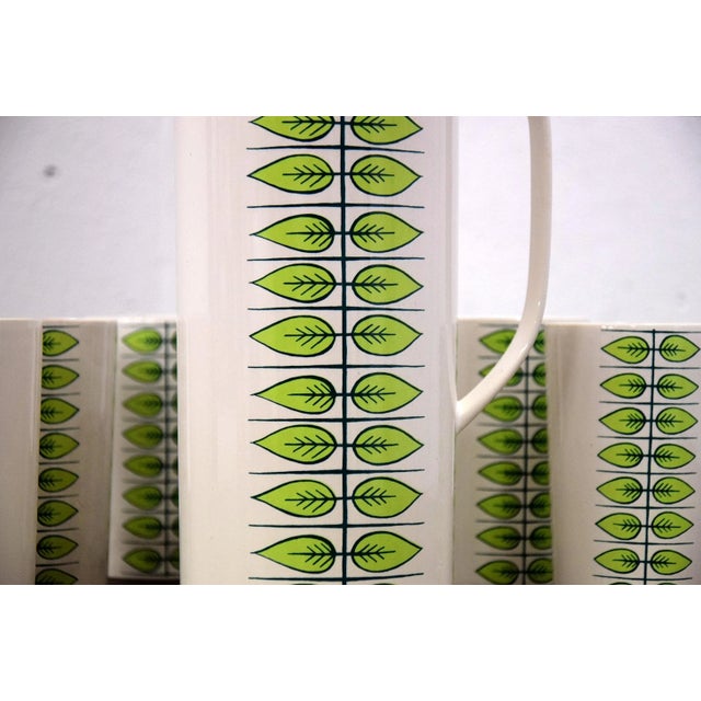 Green Mid-Century Modern Pitcher and cups by Villeroy & Boch, Set of 7 For Sale - Image 8 of 10