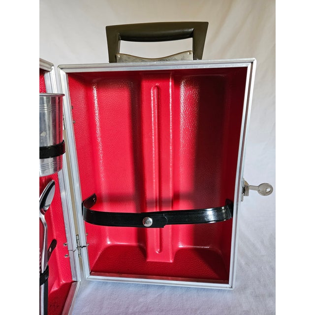 Modern 1960s Modern Portable Cocktail Bar Case For Sale - Image 3 of 7