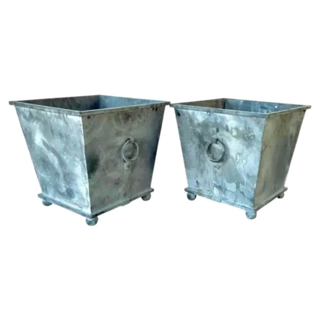 Neoclassical Pair of Neoclassical Metal Planters, Gray Patina For Sale - Image 3 of 9
