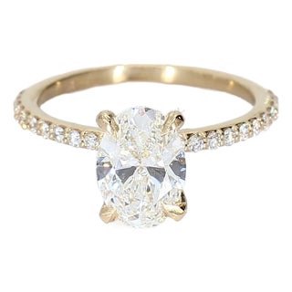 18k Yellow Gold Engagement Ring With Lab-Grown Oval Diamond - Size 5.25 For Sale