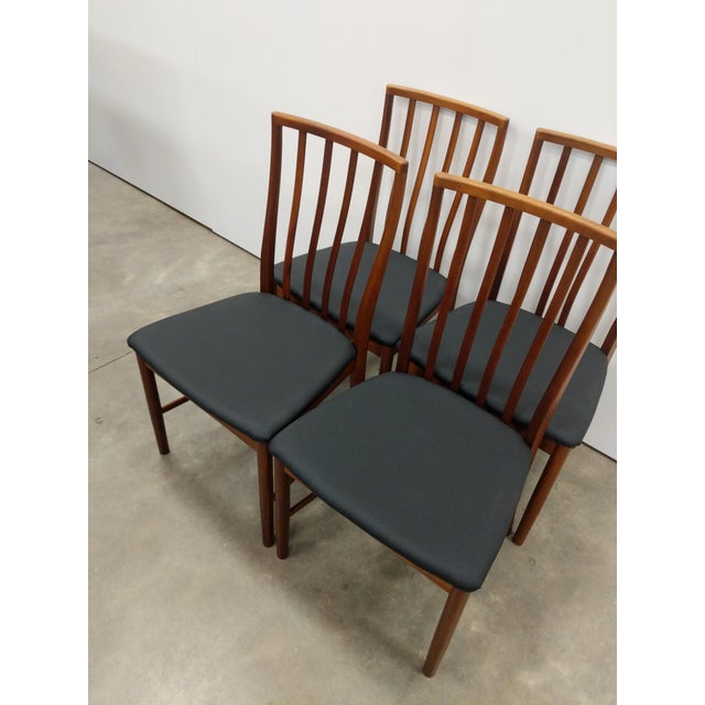 Wood Set of 4 Vintage Mid Century Modern Dining Chairs Attributed to McIntosh For Sale - Image 7 of 8