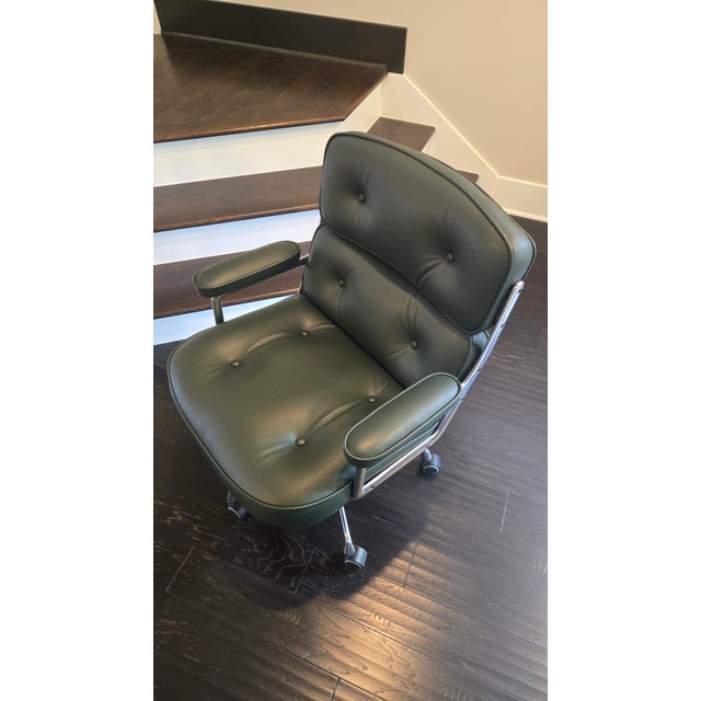 Eames Herman-Miller Eames Executive Chair For Sale - Image 4 of 6