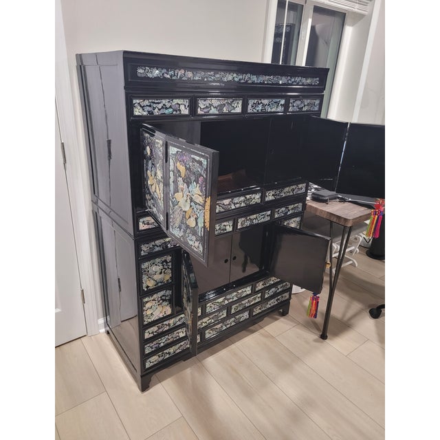 Wood Vintage Korean Lacquer & Mother-of-Pearl Wardrobe Cabinet (Najeonchilgi) For Sale - Image 7 of 16
