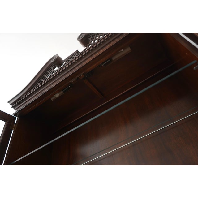 1990s 1990s Henredon Chippendale Mahogany 2 Door Curio Display Cabinet For Sale - Image 5 of 14