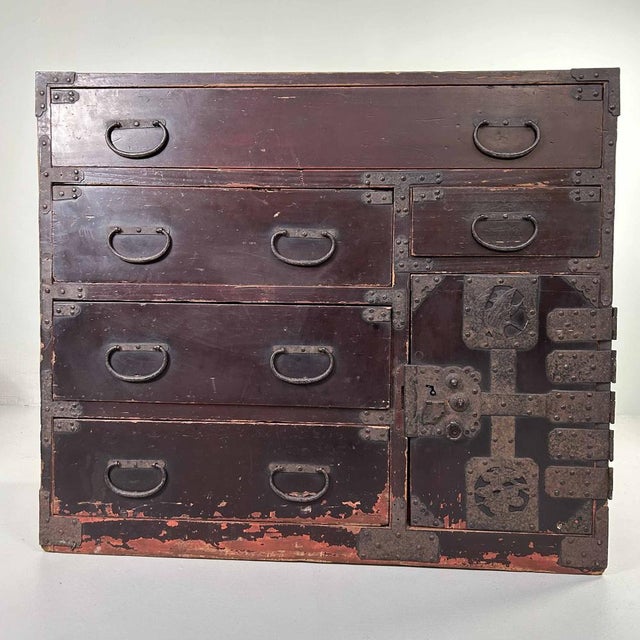 Meiji Period Japanese Traditional Tansu Drawer Cabinet, 1890s For Sale - Image 17 of 17