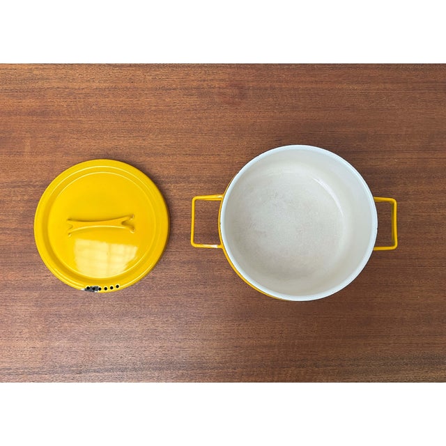 Mid-Century Modern Yellow Minimalist Enamel Pot by Seppo Mallat for Finel, Finland, 1960s For Sale - Image 15 of 18