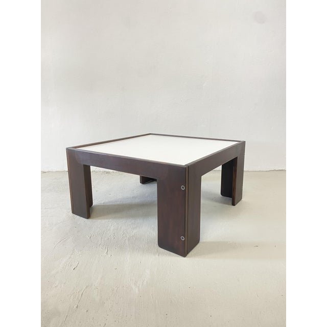 The beautiful 771 coffee table, designed by Afra & Tobia Scarpa for Cassina in 1965, is offered in a rare variant with a...
