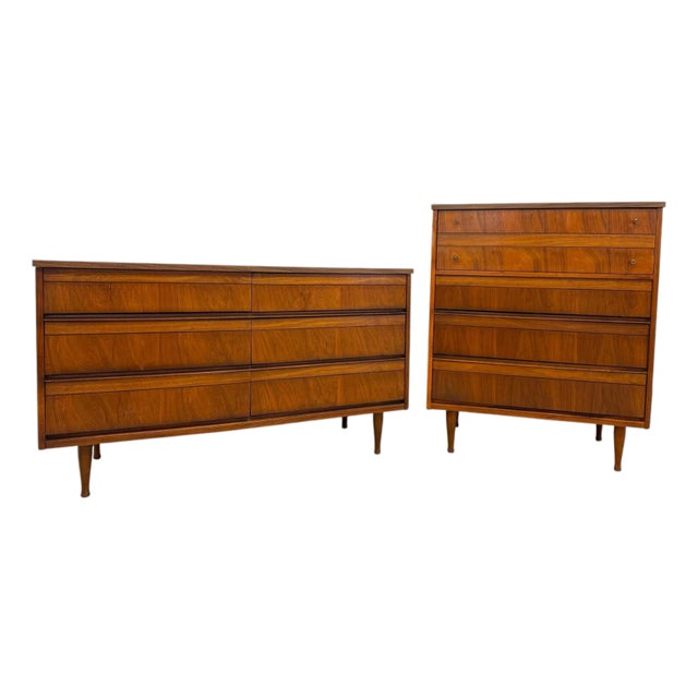 1950s Vintage Mid-Century Modern Walnut Dresser Set - 6 Drawer Lowboy & 4-Drawer Highboy Chest of Drawers - Set of 2 For Sale
