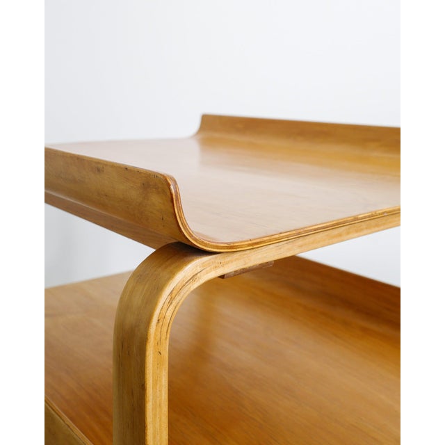 Early Mid-Century Finnish Wooden 915 / 75 Side Table by Alvar Aalto for Oy Huonekalu- ja Rakennustyötehdas A.B., 1930s For Sale - Image 6 of 7