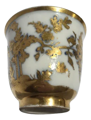 Mid-18th Century Cup in White Porcelain with Golden Drawings from Meissen