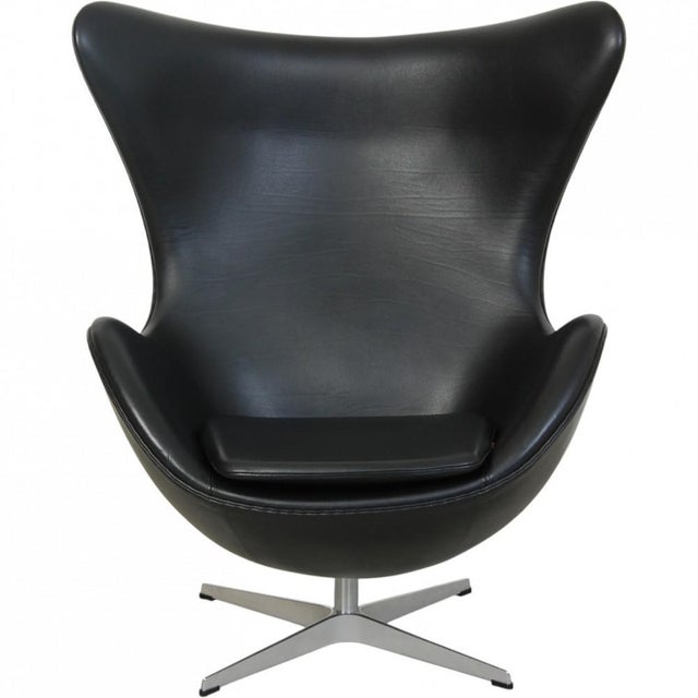 Egg Chair in Black Aura Leather by Arne Jacobsen, 2017 For Sale - Image 15 of 15