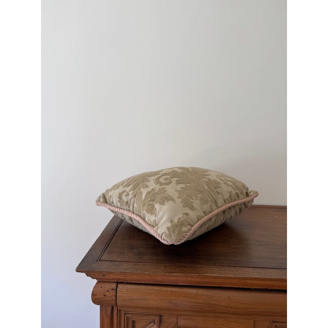 Late 20th Century Vintage Floral Cut Velvet Accent Pillow With Blush Cord Trim For Sale - Image 5 of 5
