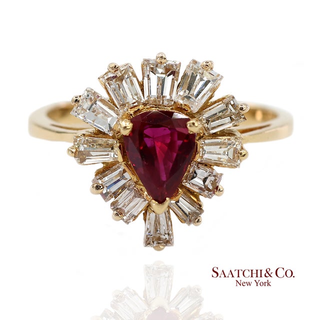 Early 21st Century 18k(750) Yellow Gold Natural Diamond Ballerina Ruby Ring, Size 6.5 For Sale - Image 5 of 14