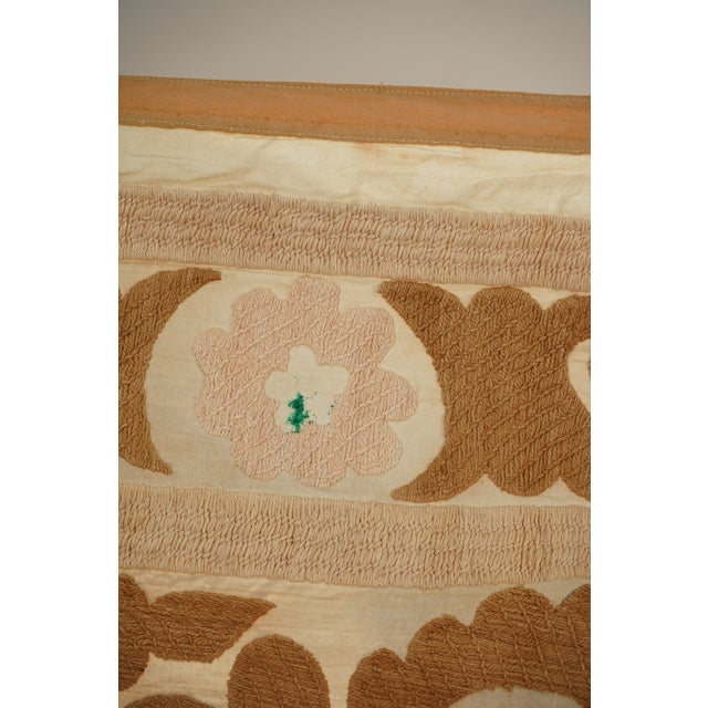 Coffee Suzani Tablecover – Tan Beige Textile With Emerald & Red Boho Details 3'9'' X 4'2'' For Sale - Image 8 of 10