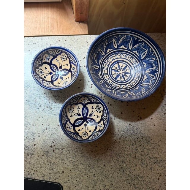 Vintage Moroccan Safi Pottery Nesting Bowl Set in Hand-Painted Cobalt Blue, 1950, Set of 3 For Sale - Image 15 of 17