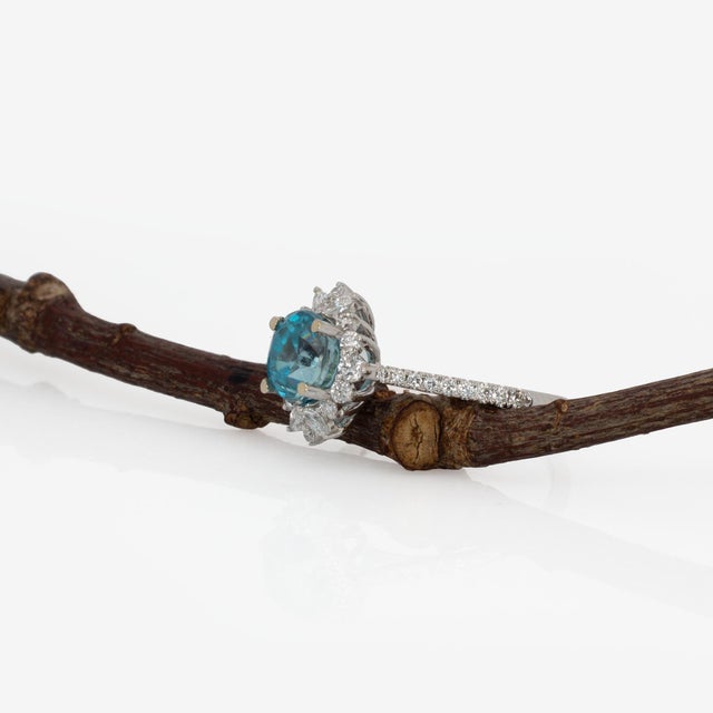2.1cts Blue Zircon Ring With Natural Diamonds Halo: Solid 14k Gold, Oval 6.6x6mm For Sale In Columbus - Image 6 of 9