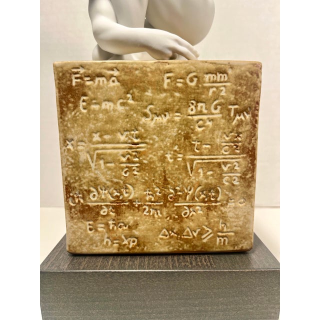 Traditional Lladró Scientia Porcelain Man Figurine Matte Finish #1018018 Mint Condition! For Sale - Image 3 of 13