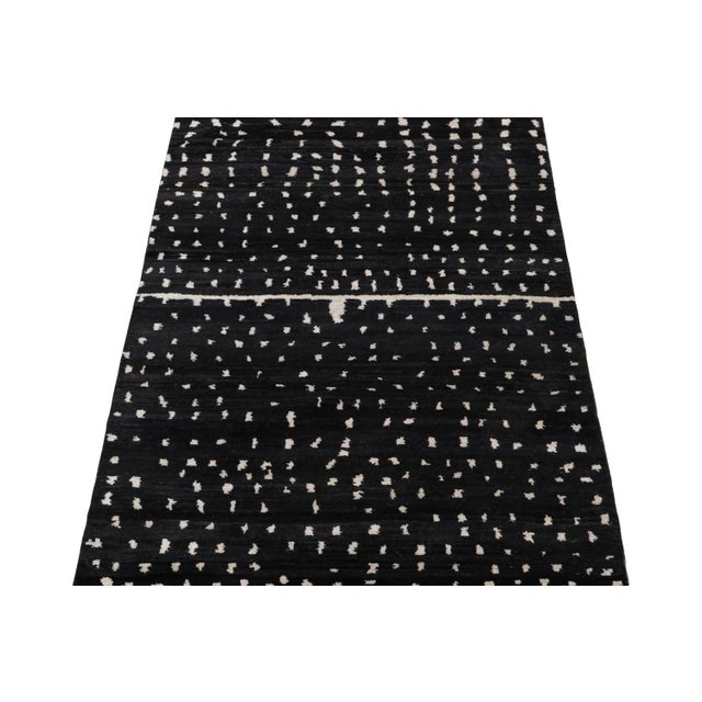 Contemporary Rug & Kilim’s Modern Moroccan Style Rug in Black and White Geometric Pattern For Sale - Image 3 of 7