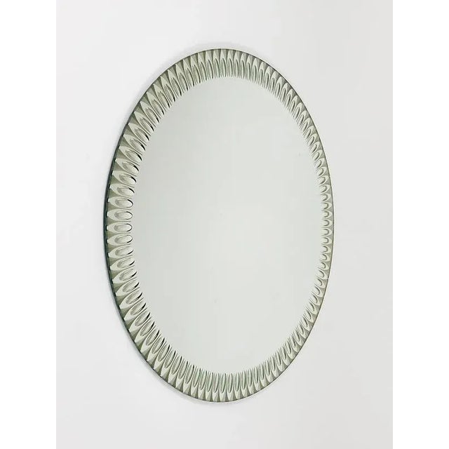 Optical Effect Facetted Round Wall Mirror from Cristal Arte, Italy, 1960s For Sale - Image 6 of 12