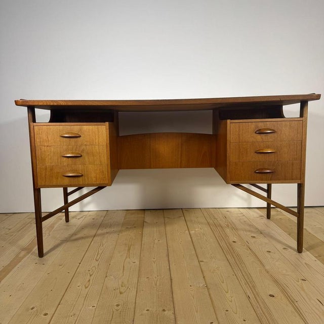 Vintage Danish Desk in Teak by Svend Åge Madsen for H.P. Hansen, 1960s For Sale - Image 16 of 18