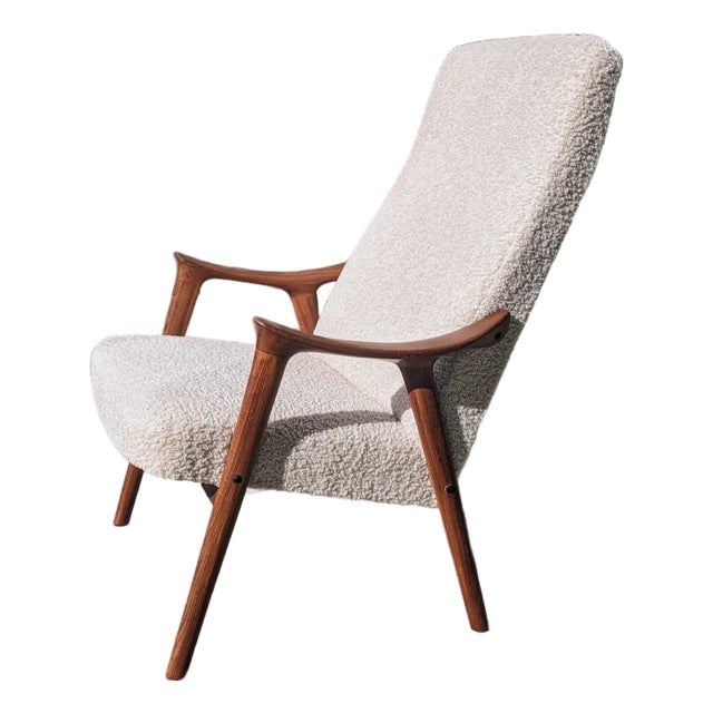 Westnofa Scoop Lounge Chair in Cream Bouclé, 1970s Scandinavian Modern For Sale