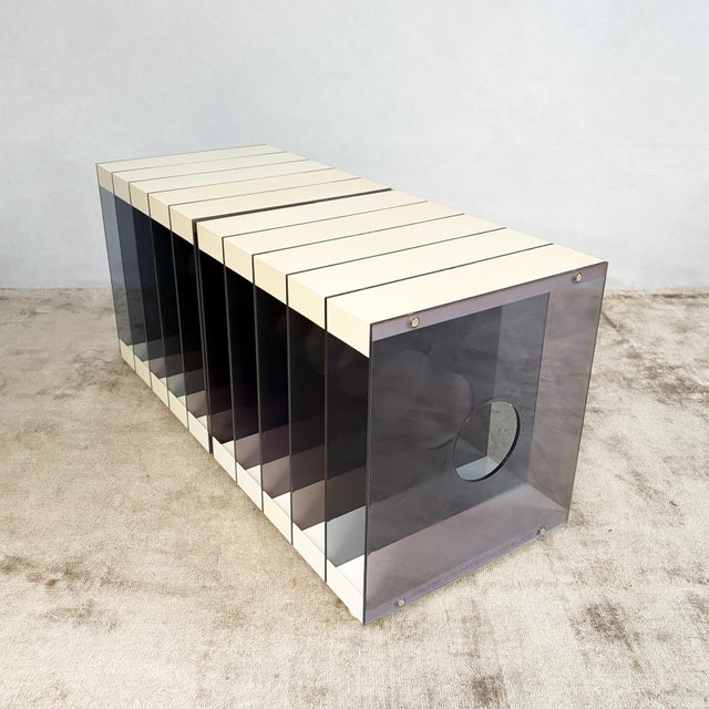 Frank Guille Encore Acrylic Record Racks by Height and Guille for Artifact Designs, England, 1973, Set of 2 For Sale - Image 4 of 13