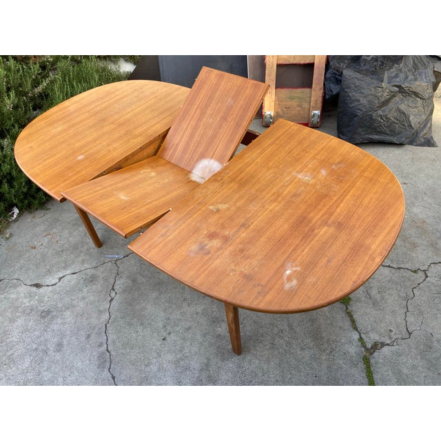 1970s Vintage Mid Century Teak Butterfly Leaf Dining Table – Drop Leaf Oval Table Needs Restoration For Sale - Image 5 of 12