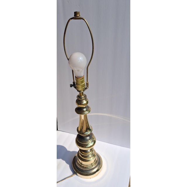 Stiffel Vintage Stiffel Hollywood Regency Brass Table Lamp (1960s/1970s) For Sale - Image 4 of 6