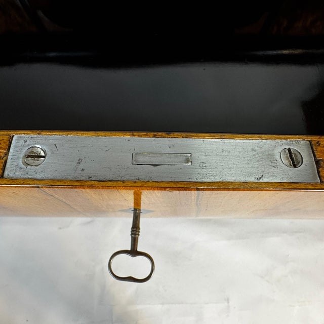 Biedermeier Writing Desk in Walnut, 1820 For Sale - Image 16 of 18