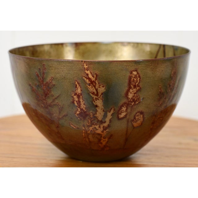 Measurements: Height: 4" Width: 6.75" Overall good condition, some light scratches to interior and a missing felt pad on...