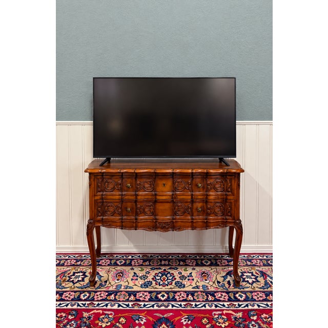 Antique French Chest of Drawers Console Serpentine Carved Walnut Louis XV c.1920 For Sale - Image 15 of 18