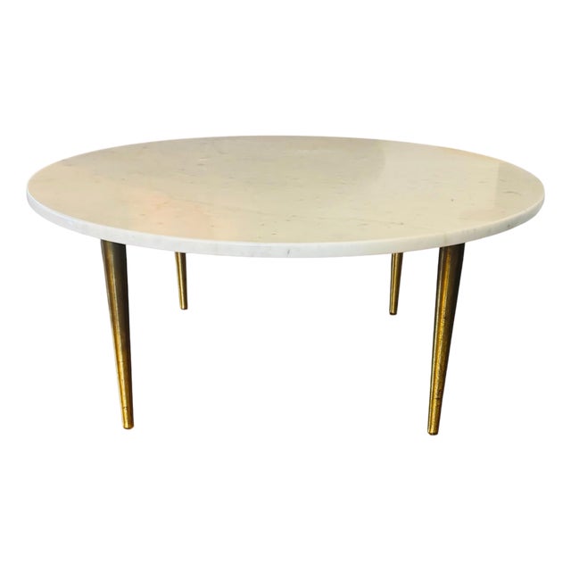 1950s Vintage Round Italian Carrara Marble Coffee Table With Brass Legs After t.h. Robsjohn Gibbings For Sale