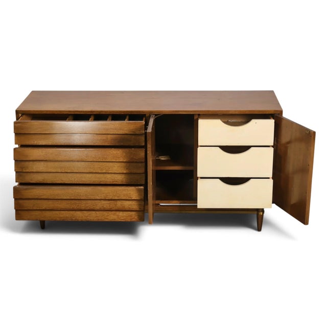 American of Martinsville Merton Gershun for American of Martinsville Dania Vintage Mid Century Modern Lowboy Dresser C. 1960s For Sale - Image 4 of 14