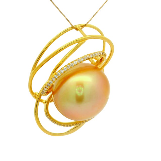 Early 21st Century 18mm Golden South Sea Pearl Diamond 18k Yellow Gold Orbital Pendant Chain For Sale - Image 5 of 7