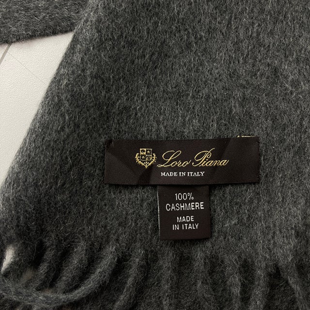 Loro Piana Dark Grey Solid 100% Cashmere Scarf For Sale - Image 6 of 10
