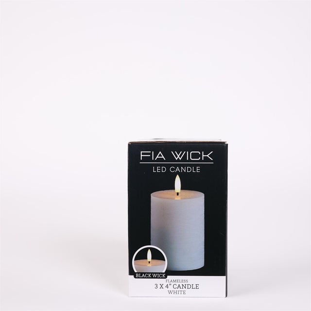 Kenneth Ludwig Chicago FIA Wick White Pillar Candle (Set of 2) For Sale - Image 4 of 5