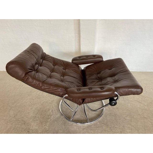 Vintage Brown Leather Ekornes Stressless Reclining Lounge Chair & Stool 1960,s For Sale - Image 13 of 18