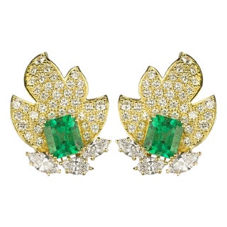 Kweith Davis 18k Emerald Earrings, A Pair For Sale