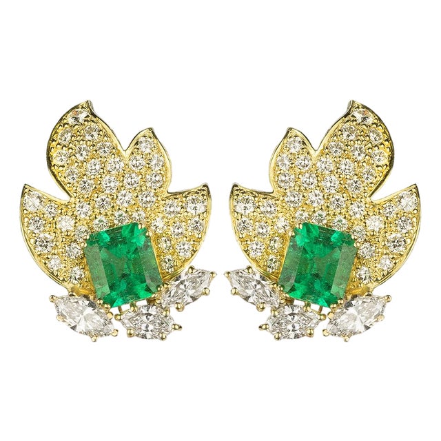 Kweith Davis 18k Emerald Earrings, A Pair For Sale