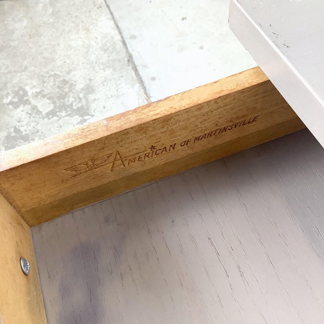 Mid 20th Century Pair of Painted American of Martinsville Nightstands With Tapered Legs For Sale - Image 12 of 12