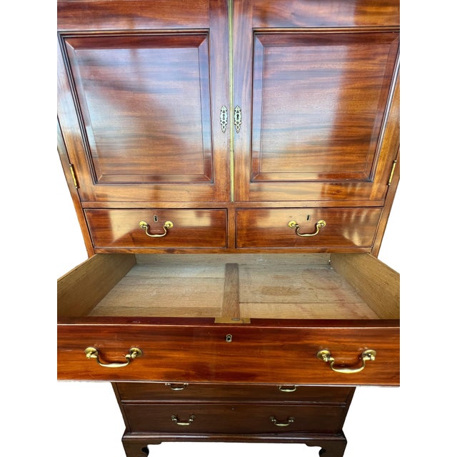 Wood 19th Century American Mahogany Linen Press Cabinet Butler's Desk Chippendale For Sale - Image 7 of 13
