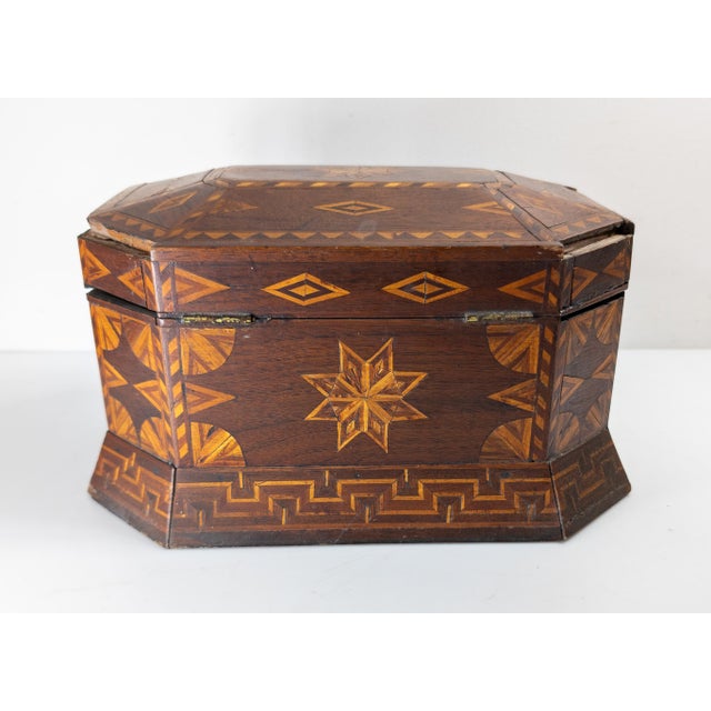 19th Century American Folk Tramp Art Parquetry Inlaid Jewelry Box For Sale In New York - Image 6 of 13
