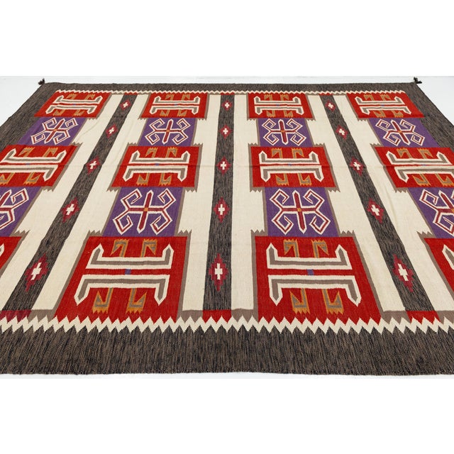 Contemporary Navajo Style Wool Rug – Modern Geometric American Textile Accent For Sale In New York - Image 6 of 13