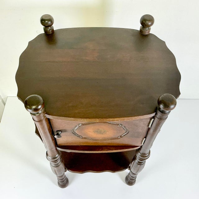 Early 1900s Antique Americana Boho Chic British Colonial Cushman Product Drinks Table Humidor For Sale - Image 6 of 14