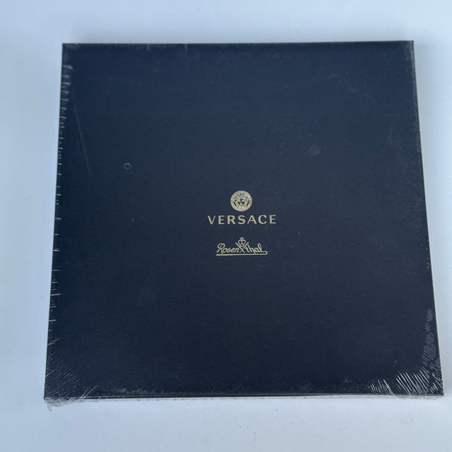 Ceramic I Love Baroque and Roll Dinner Plates by Versace for Rosenthal, 2000s, Set of 6 For Sale - Image 7 of 12